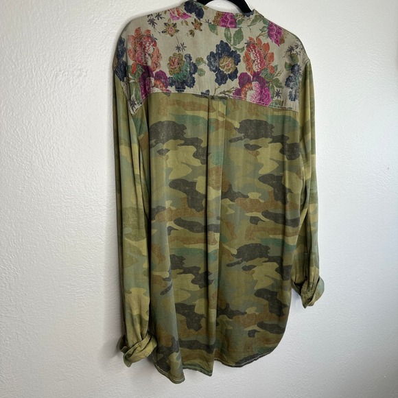 Pilcro Anthropologie Camo Floral Button-Down Tunic Size Large Mixed Print Blouse - Picture 5 of 5